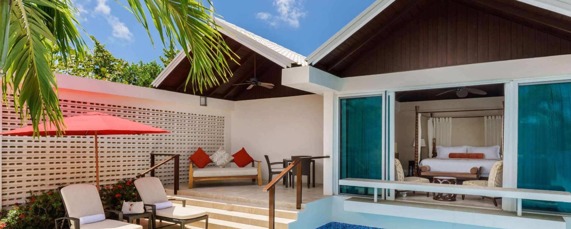 Luxury Almond Pool Suite 