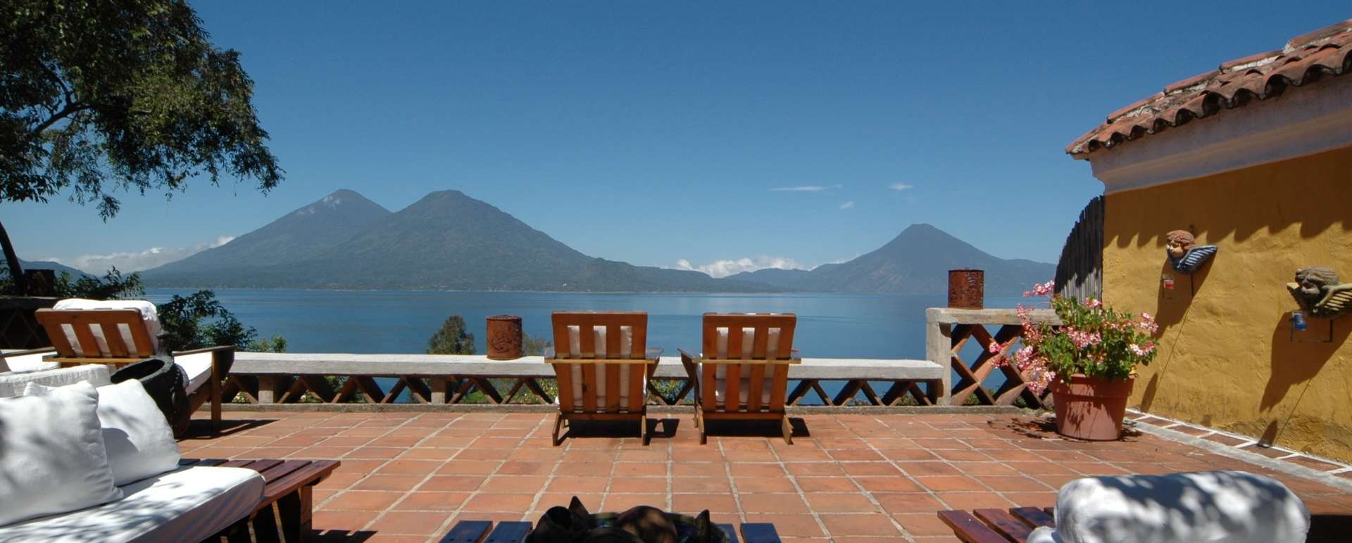 Roof terrace and views - Casa Palopo 