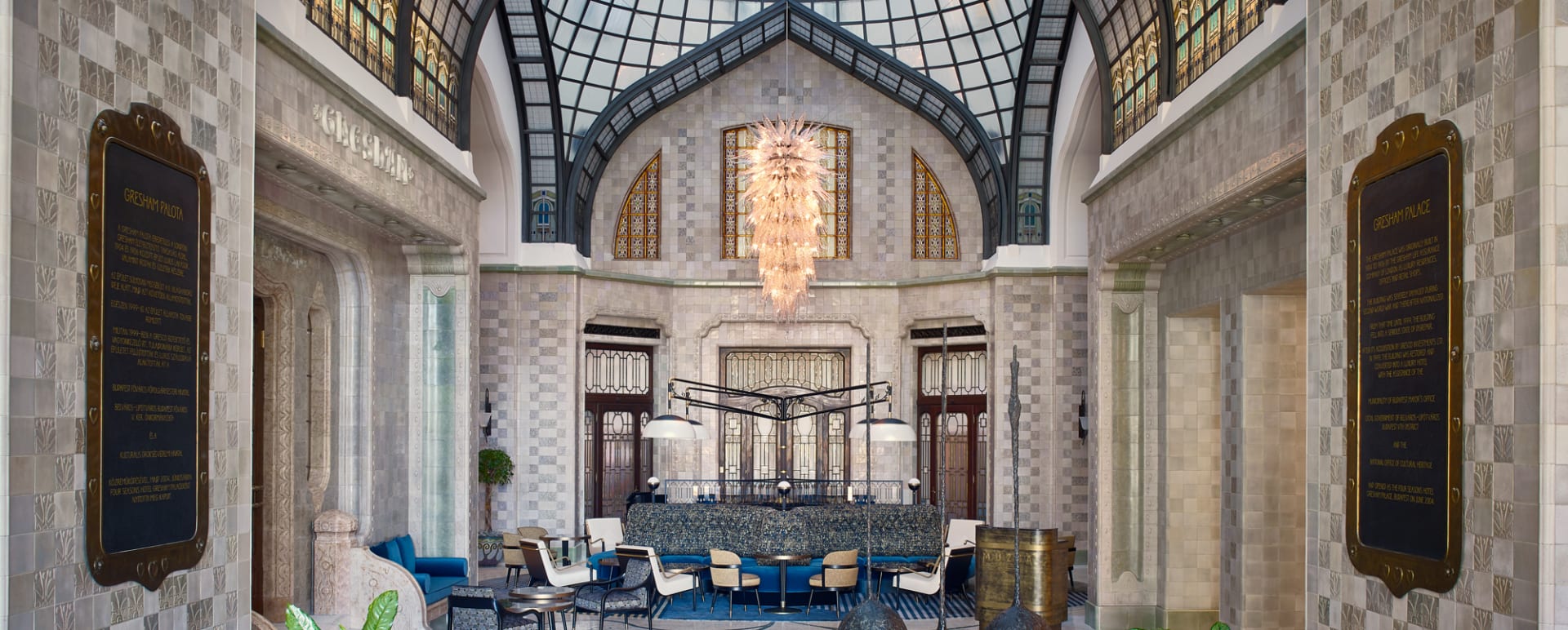 Four Seasons Hotel Gresham Palace - lobby 