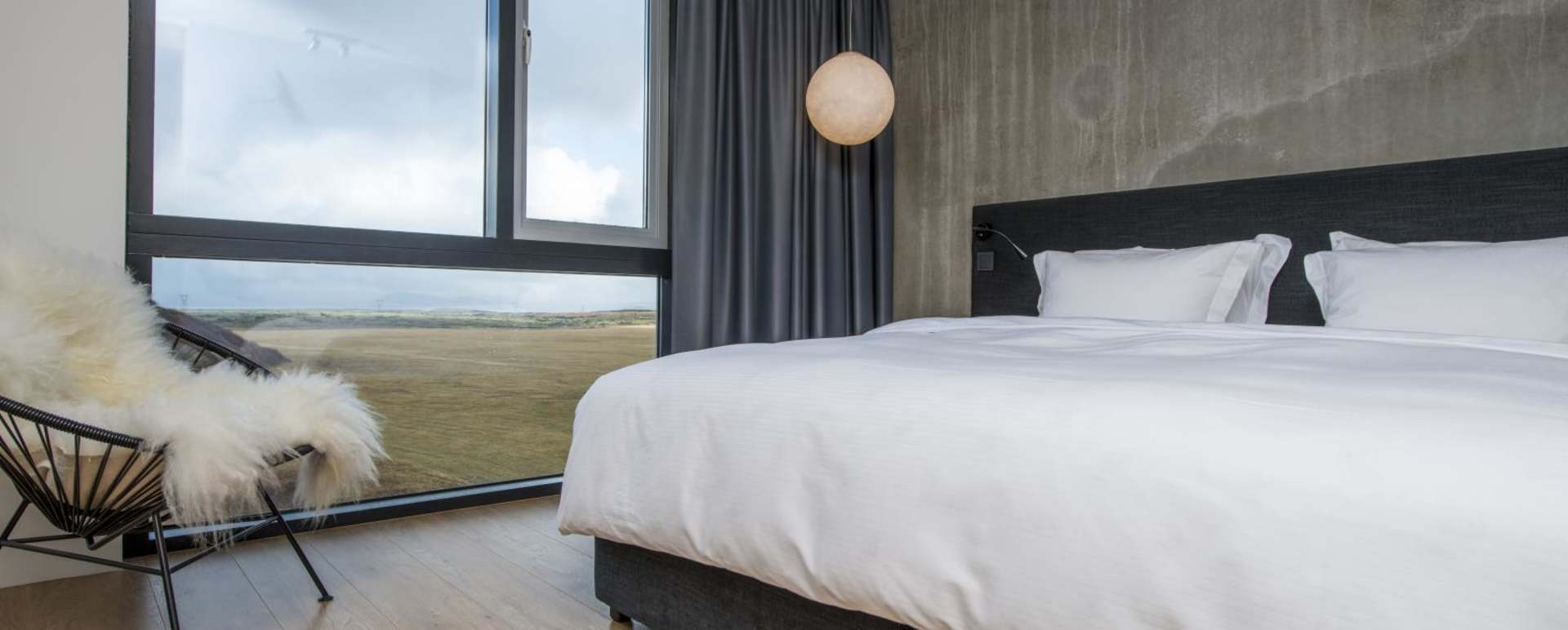 Deluxe Bedroom - Hotel Ion