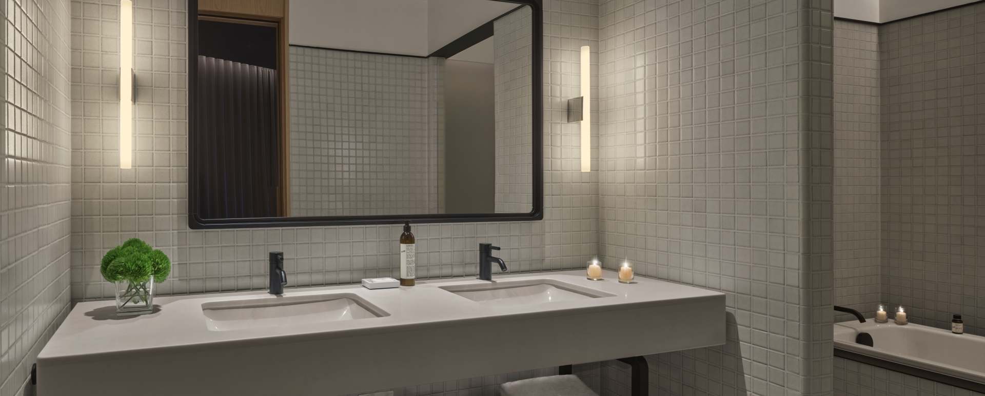 SuiteBathroom 