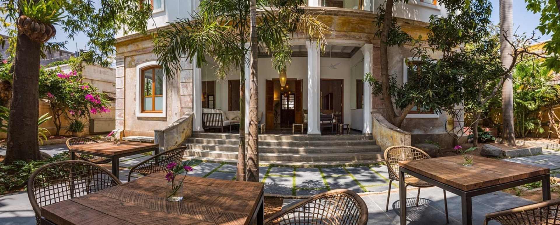 Exterior - La Villa