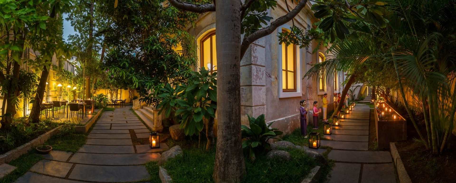 Exterior - La Villa