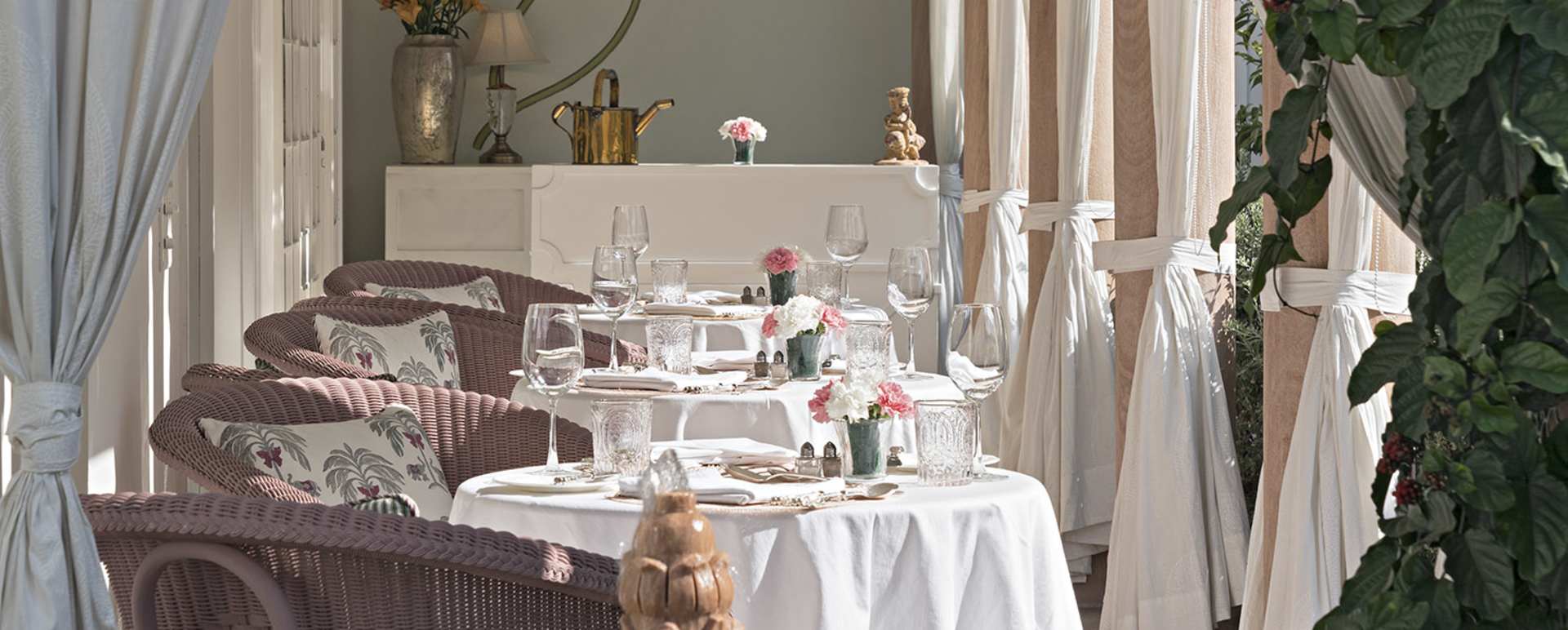 Outside dining - Rohet House  