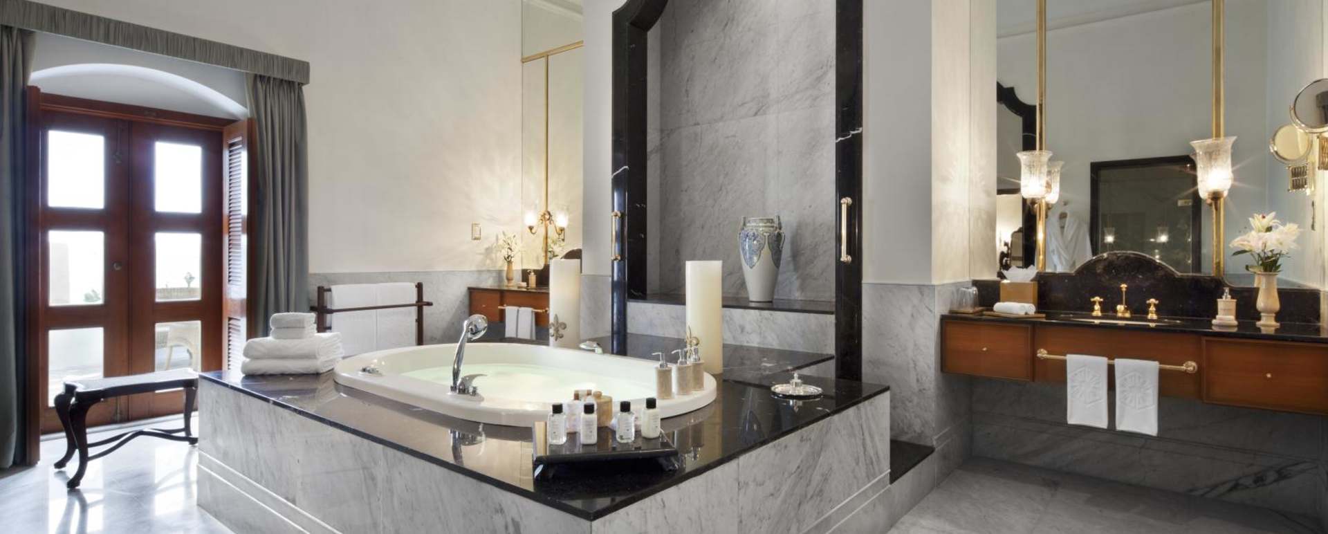 Suite Bathroom - Taj Falaknuma Palace