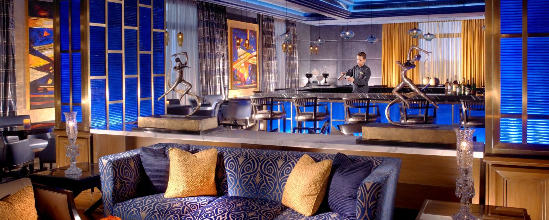 Main Library Bar - The Leela Palace Chennai