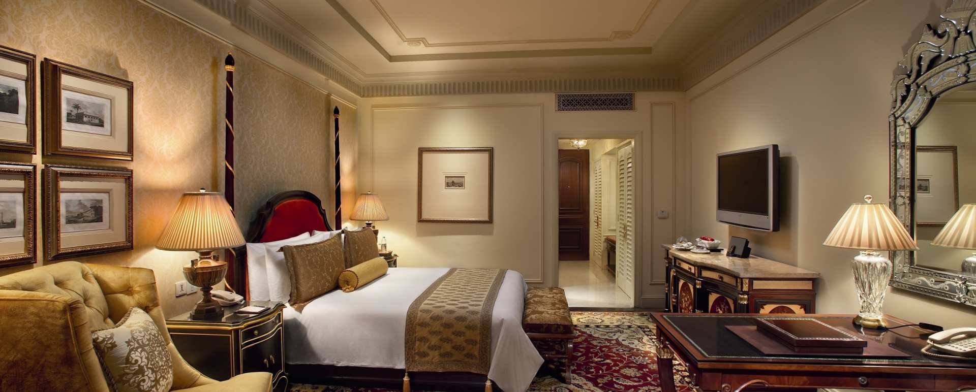 Bedroom - The Leela Palace New Delhi