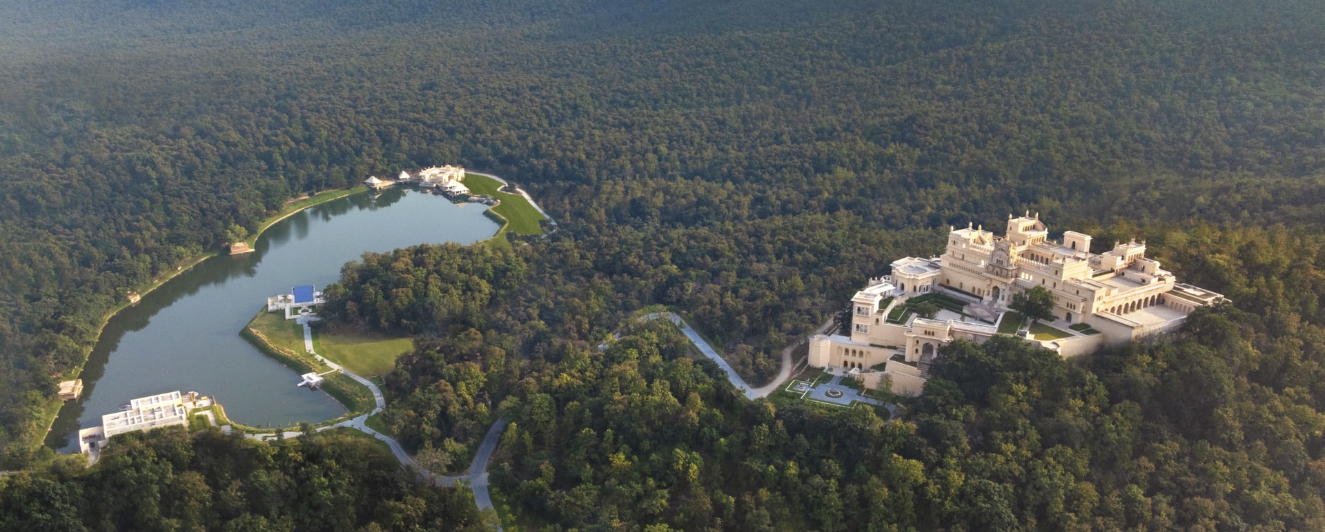 Overview - Oberoi Rajgarh  