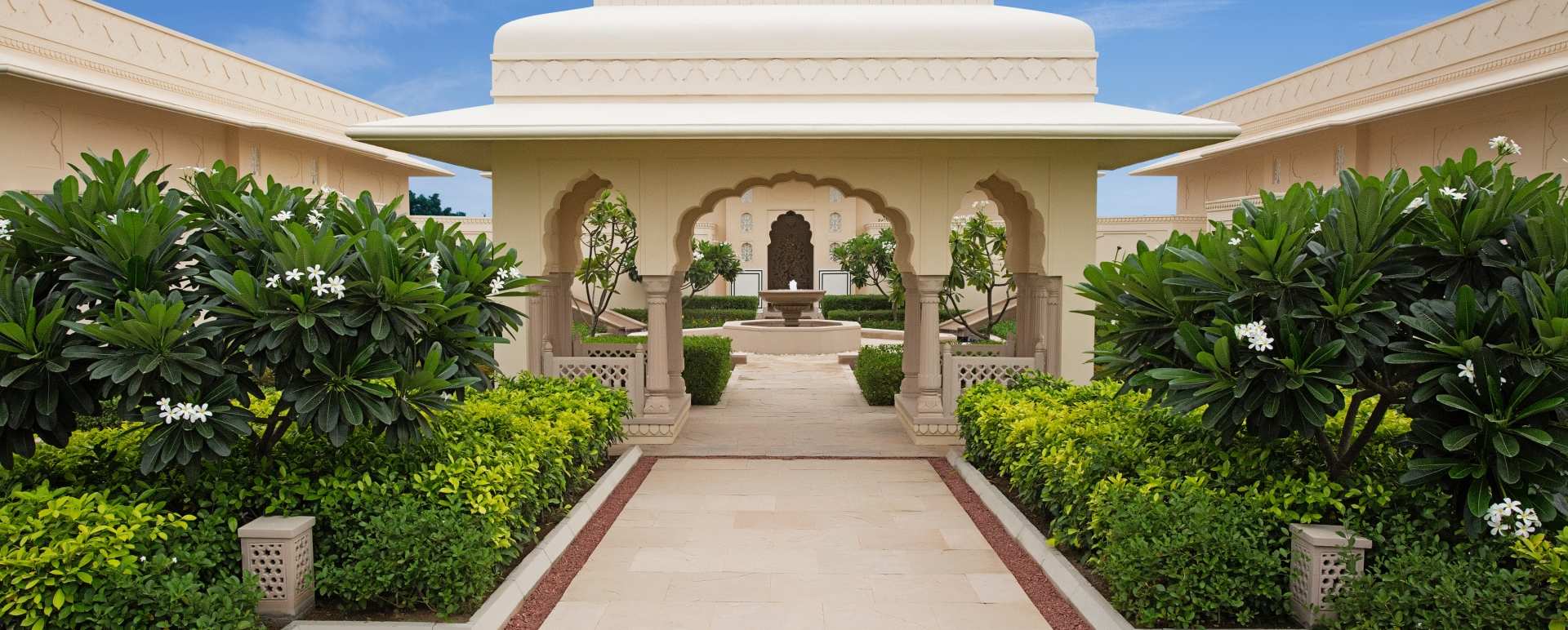 Walkway - The Oberoi Sukhvilas Resort & Spa