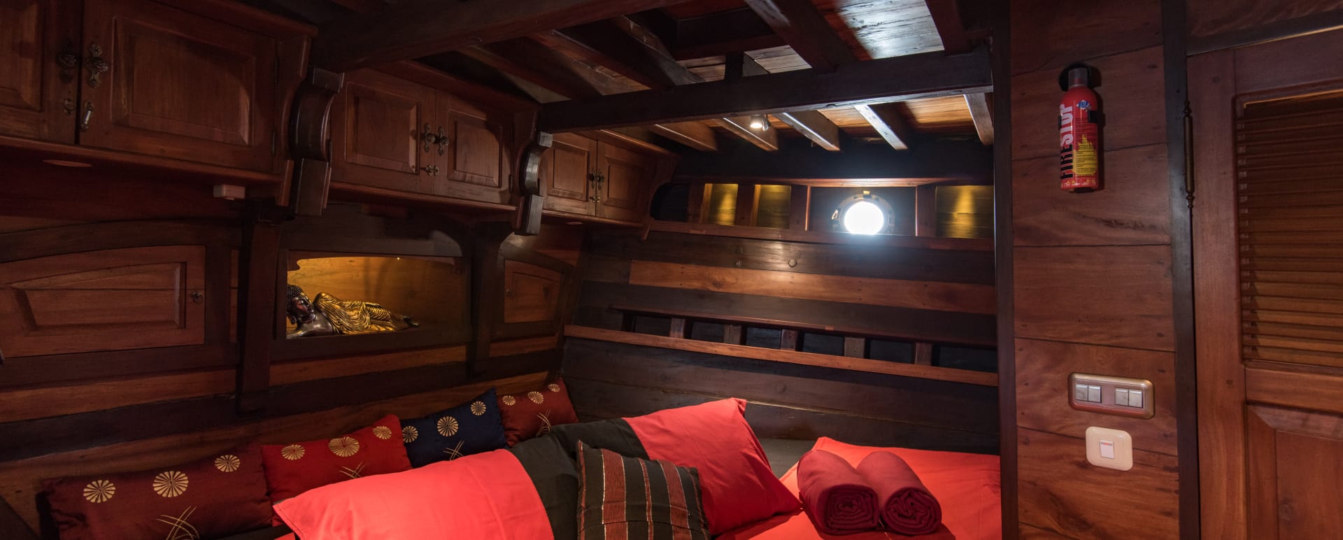 Interior Double Cabin 