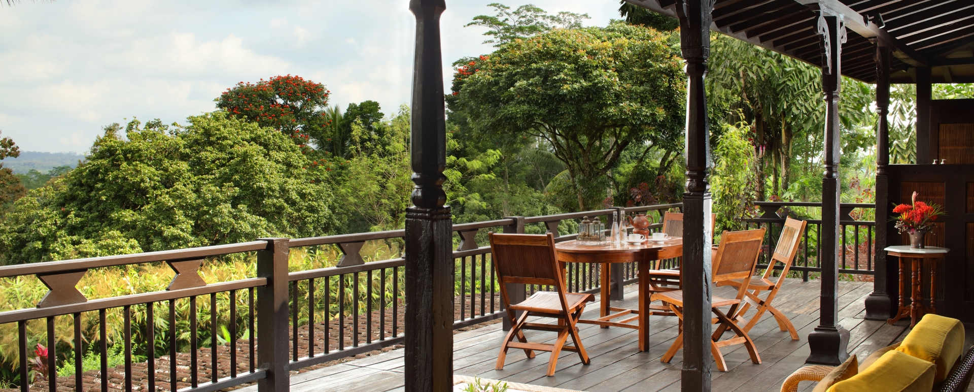 Ambar Veranda - MesaStila