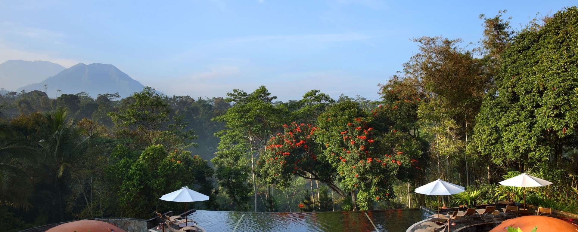 Pool views - MesaStila