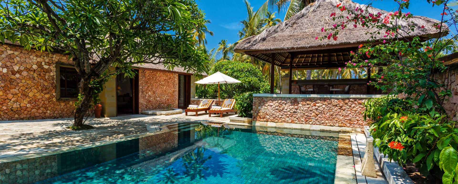 Villa with private pool 