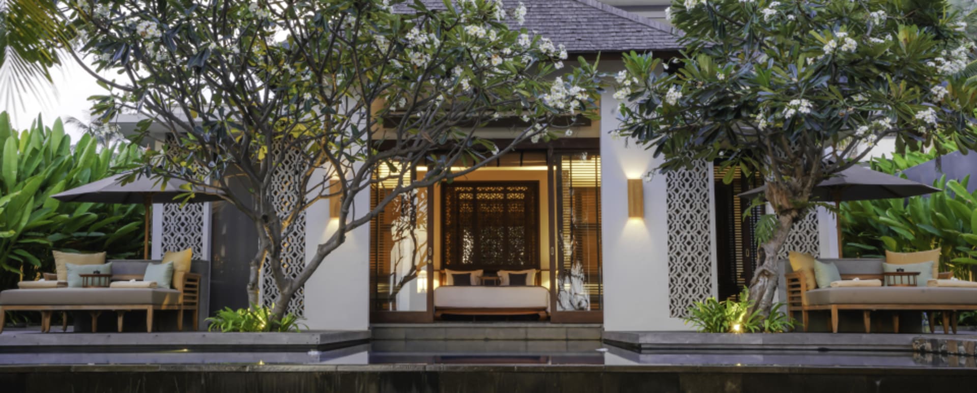 Villa and Pool View 