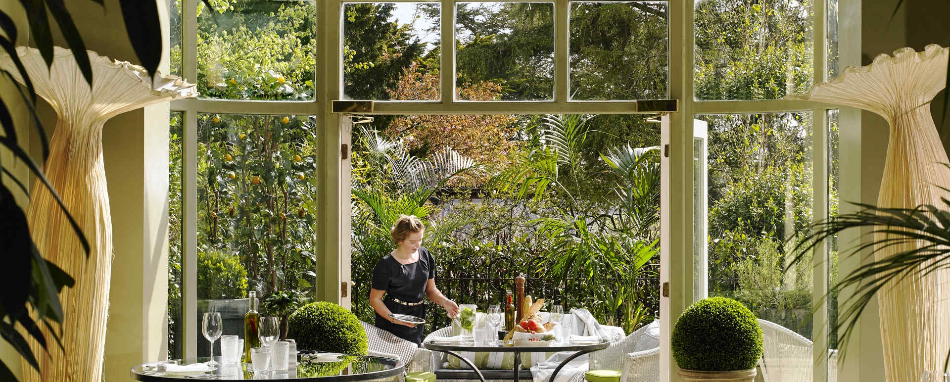 Perrotts Garden Bistro - Hayfield Manor Hotel 