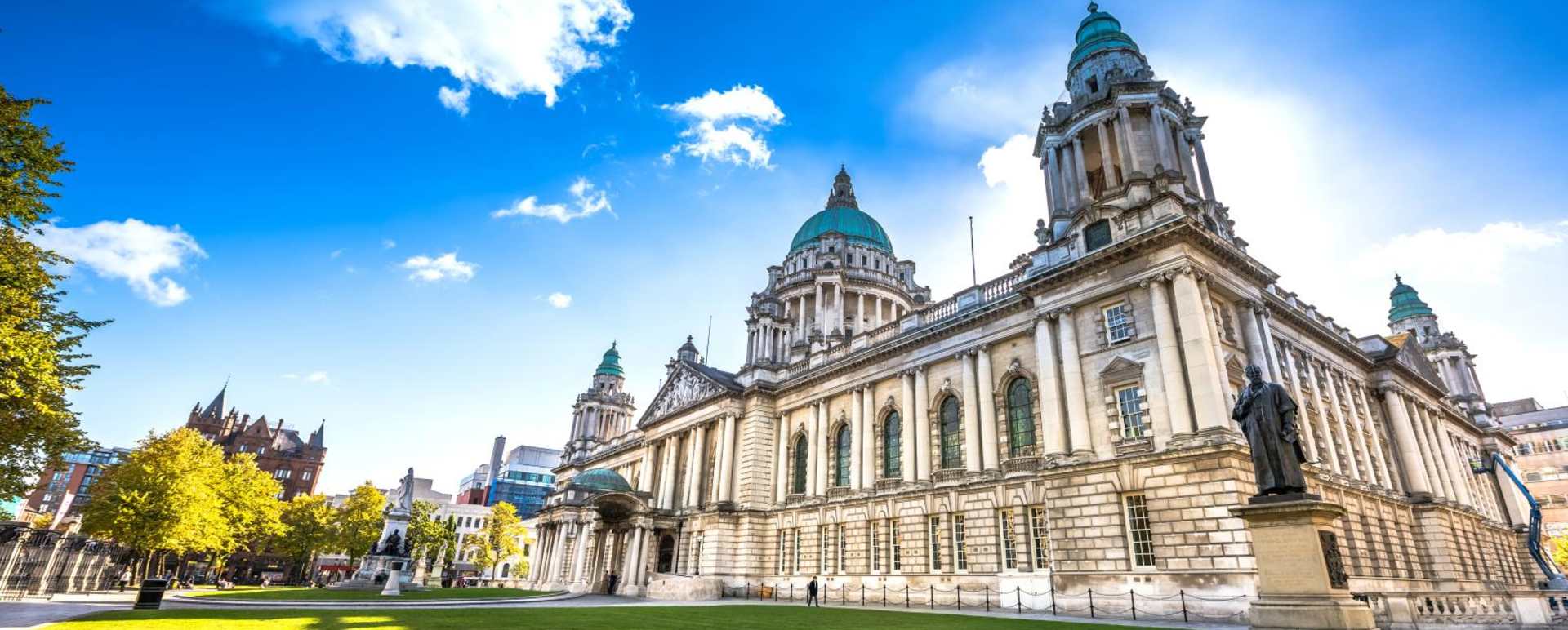 Guided tour of Belfast