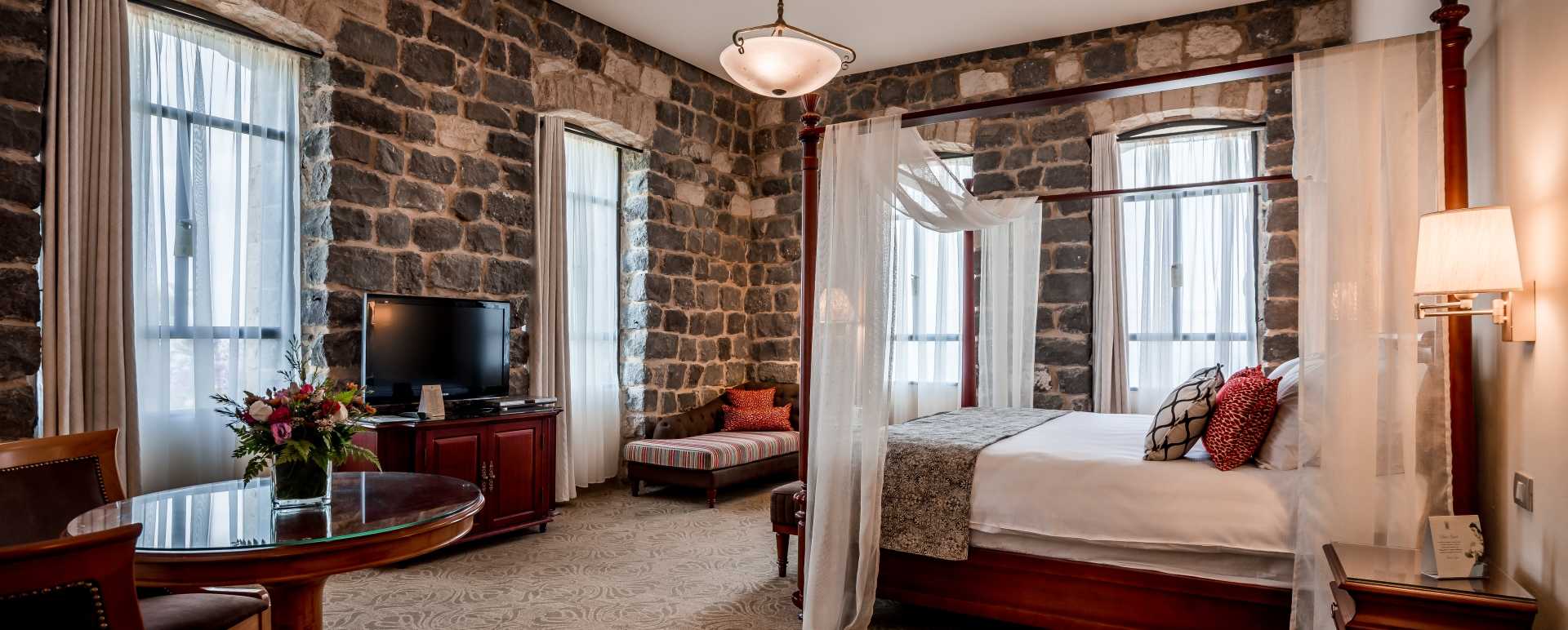 Antique Room 