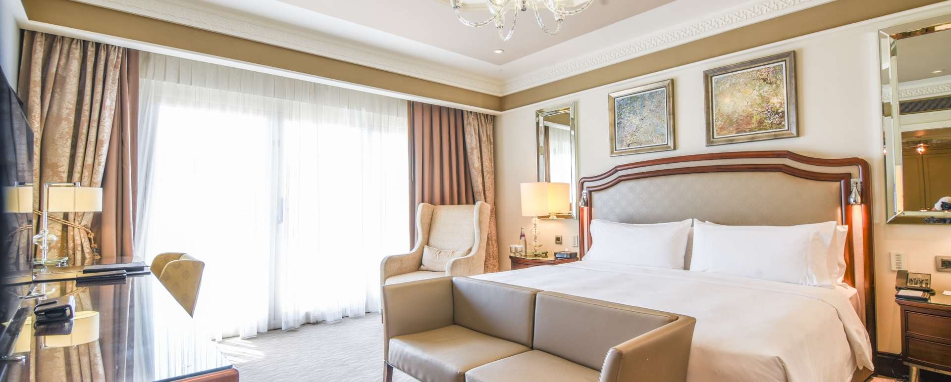 Grand Deluxe