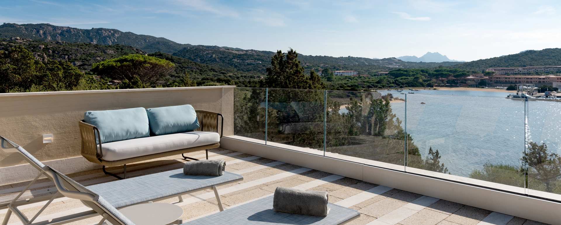 Rooftop-Deluxe-Roomterrace-views 