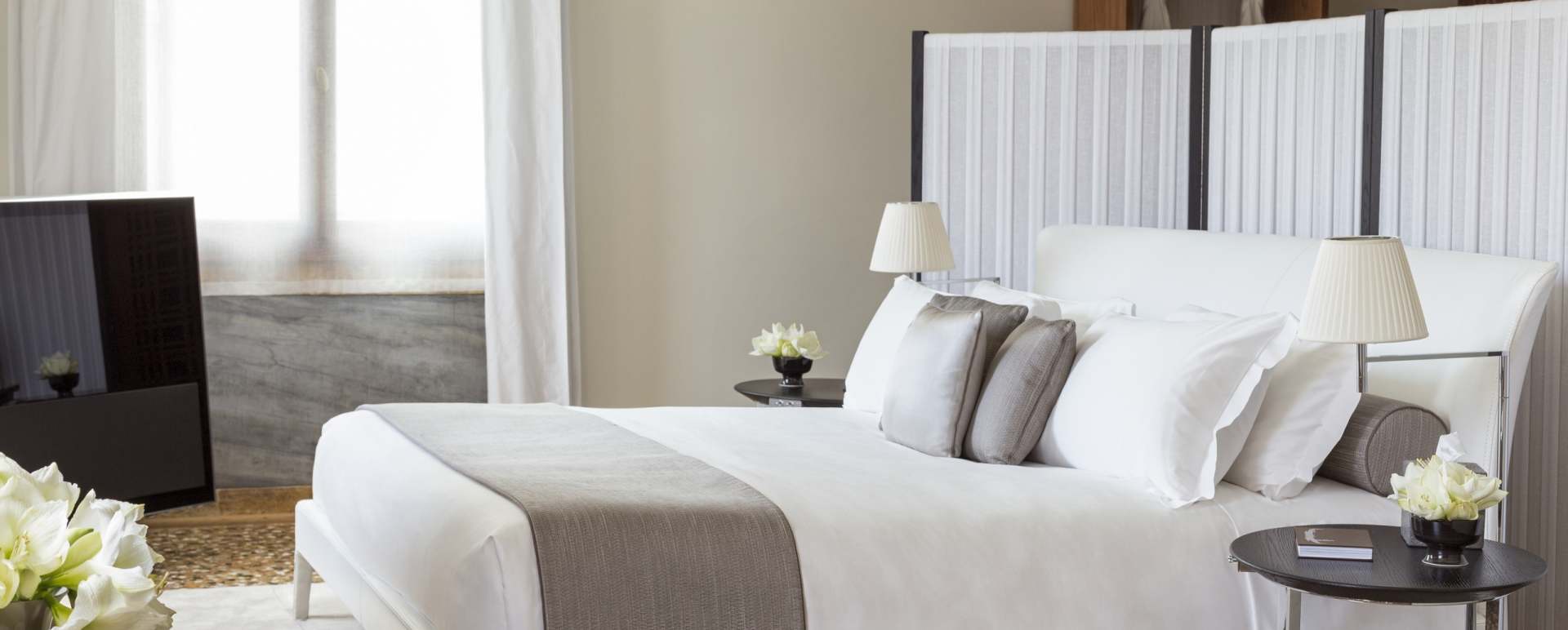 Grand Canal Suite bedroom - Aman Venice