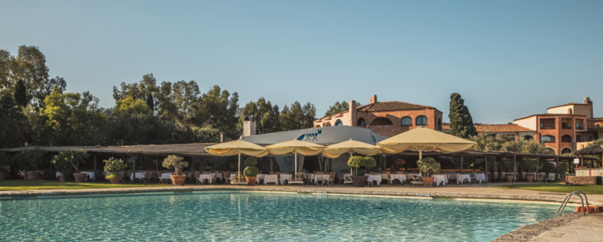 pool area  