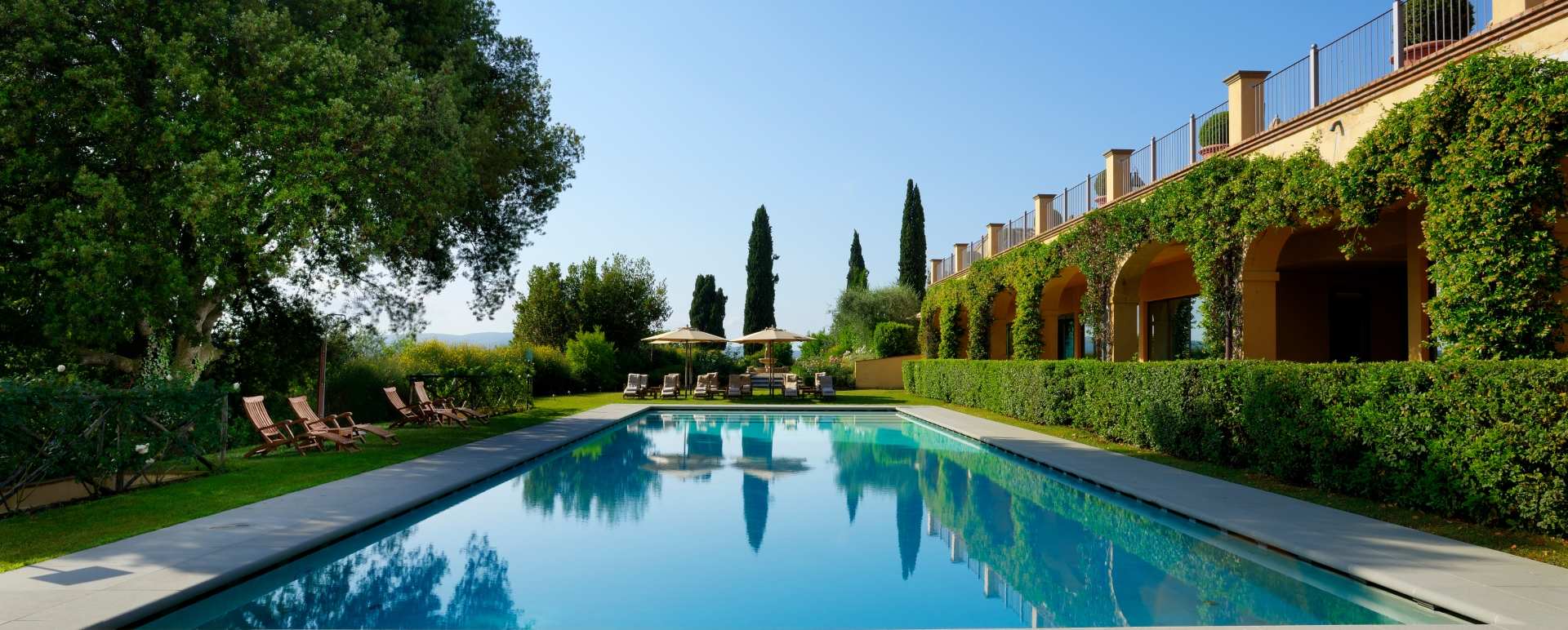 Hotel Pool 