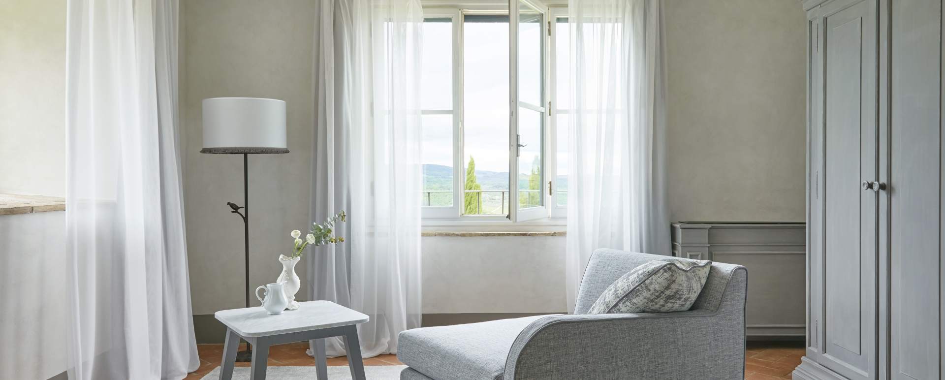 COMO Suite Living Room 