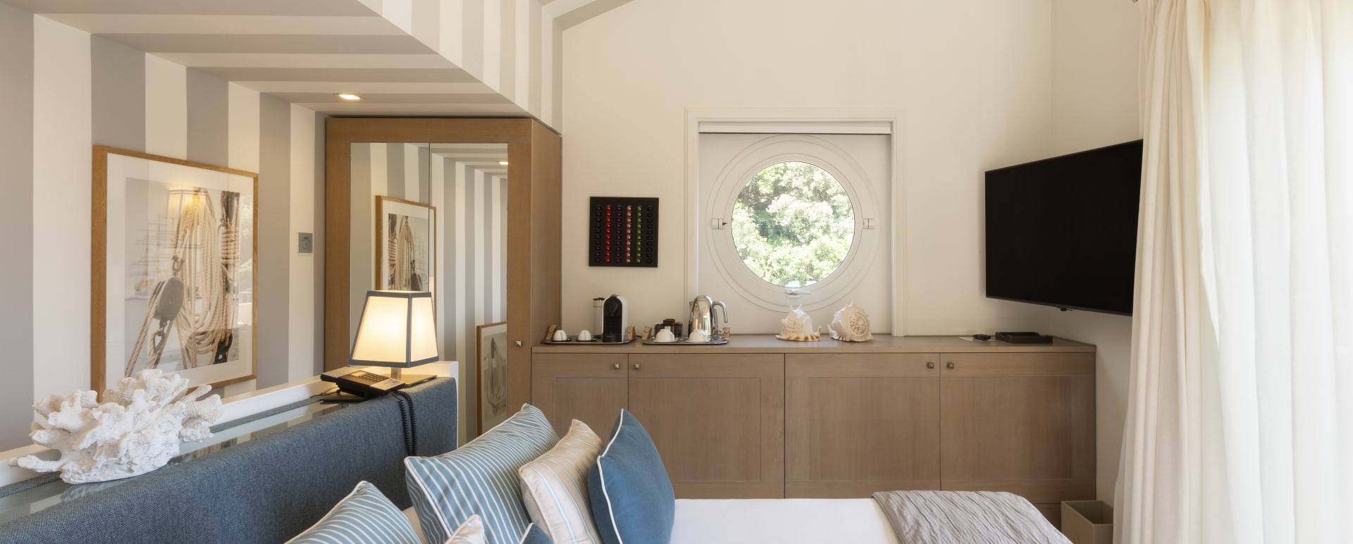2 level Suite 