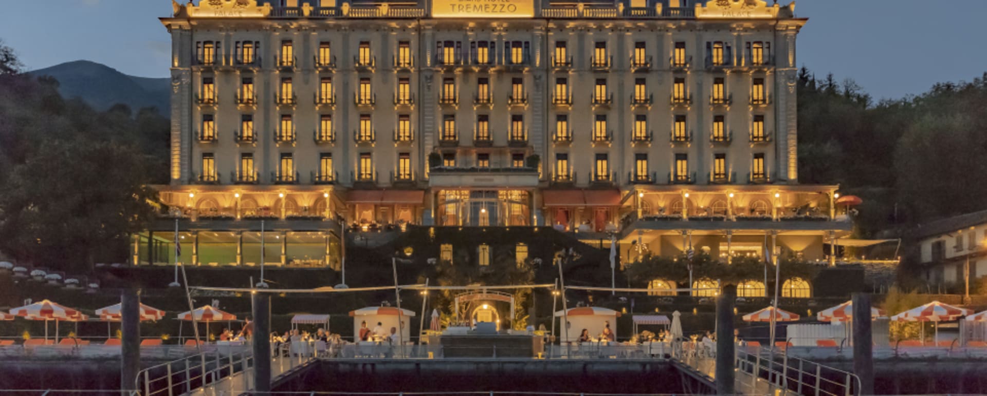 Facade by night 