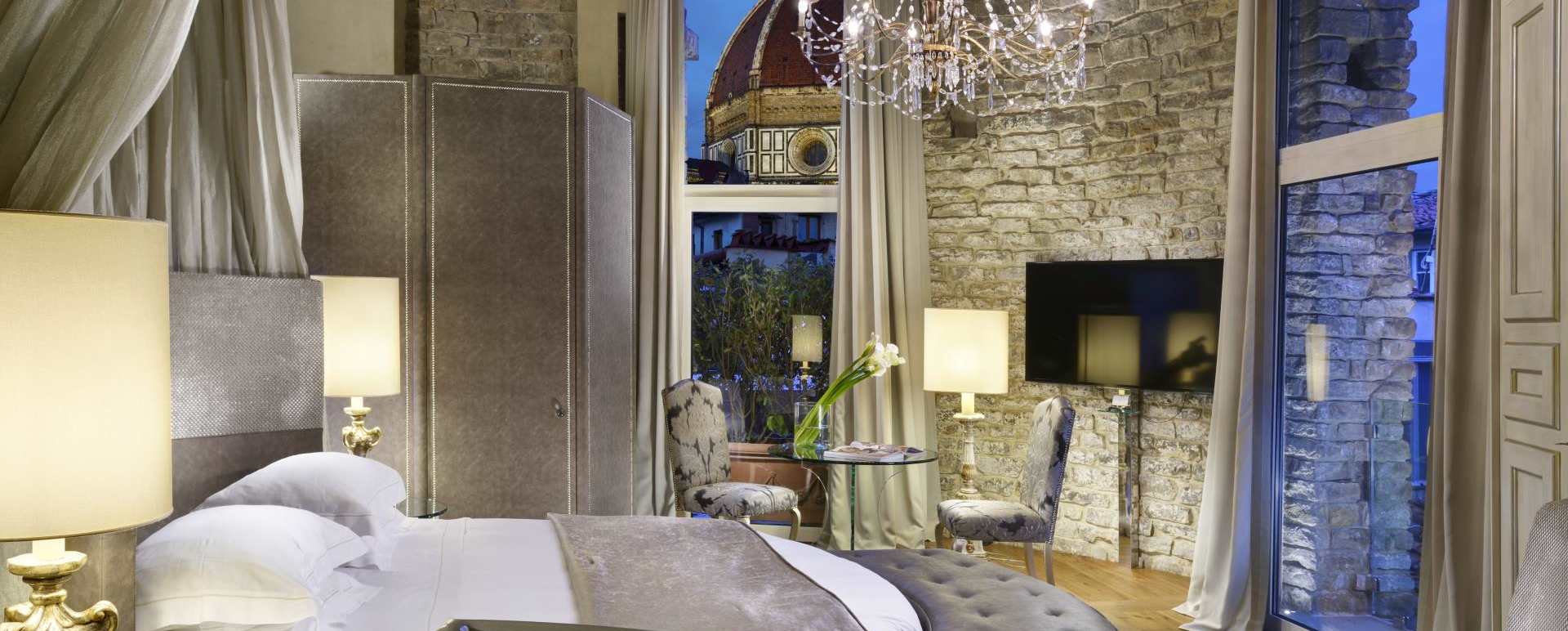 Pagliazza Tower Suite bedroom - Hotel Brunelleschi