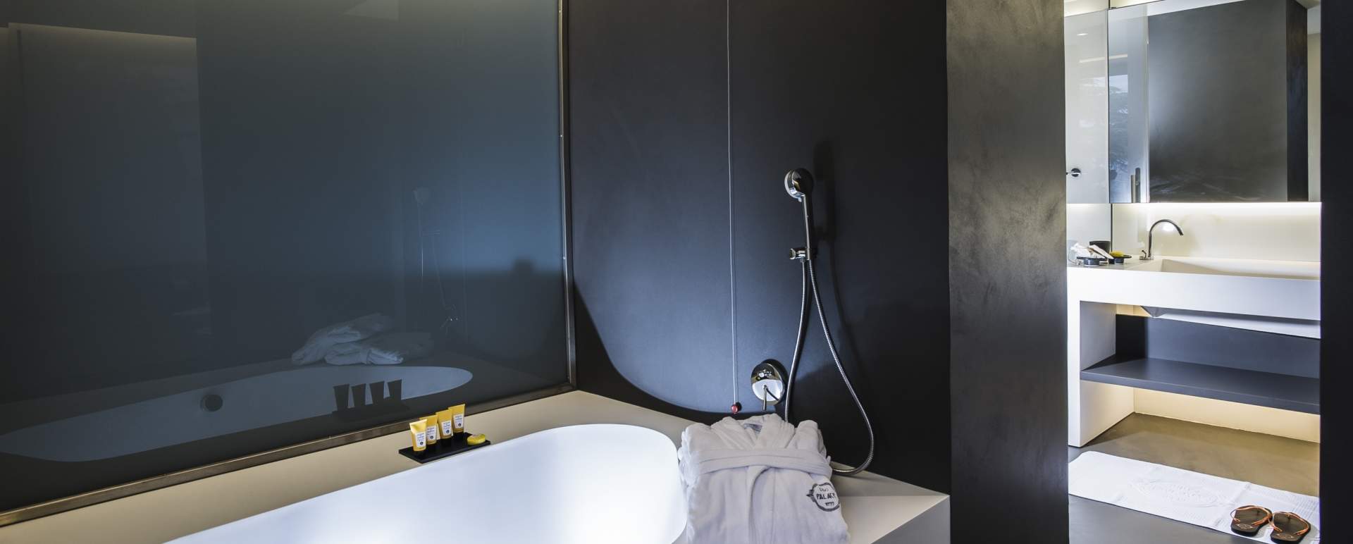 Deluxe bathroom - Lido Palace