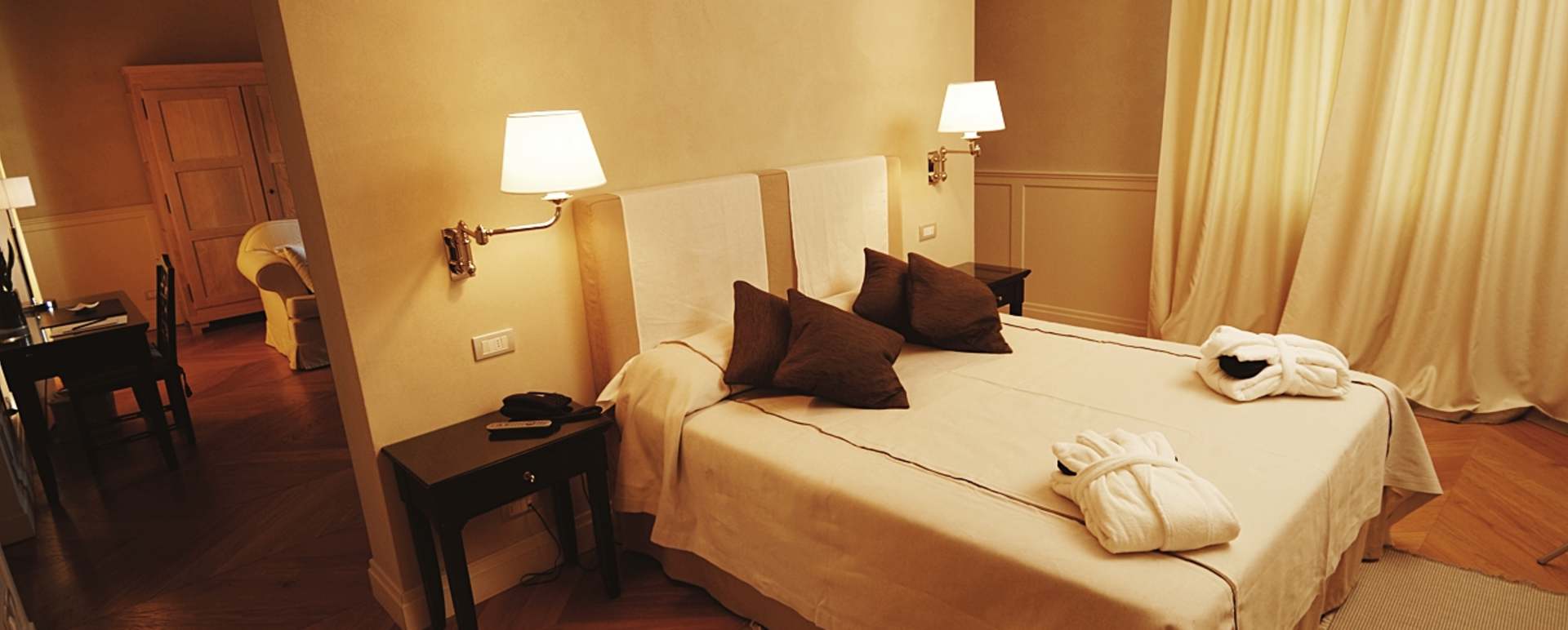 Deluxe Suite 