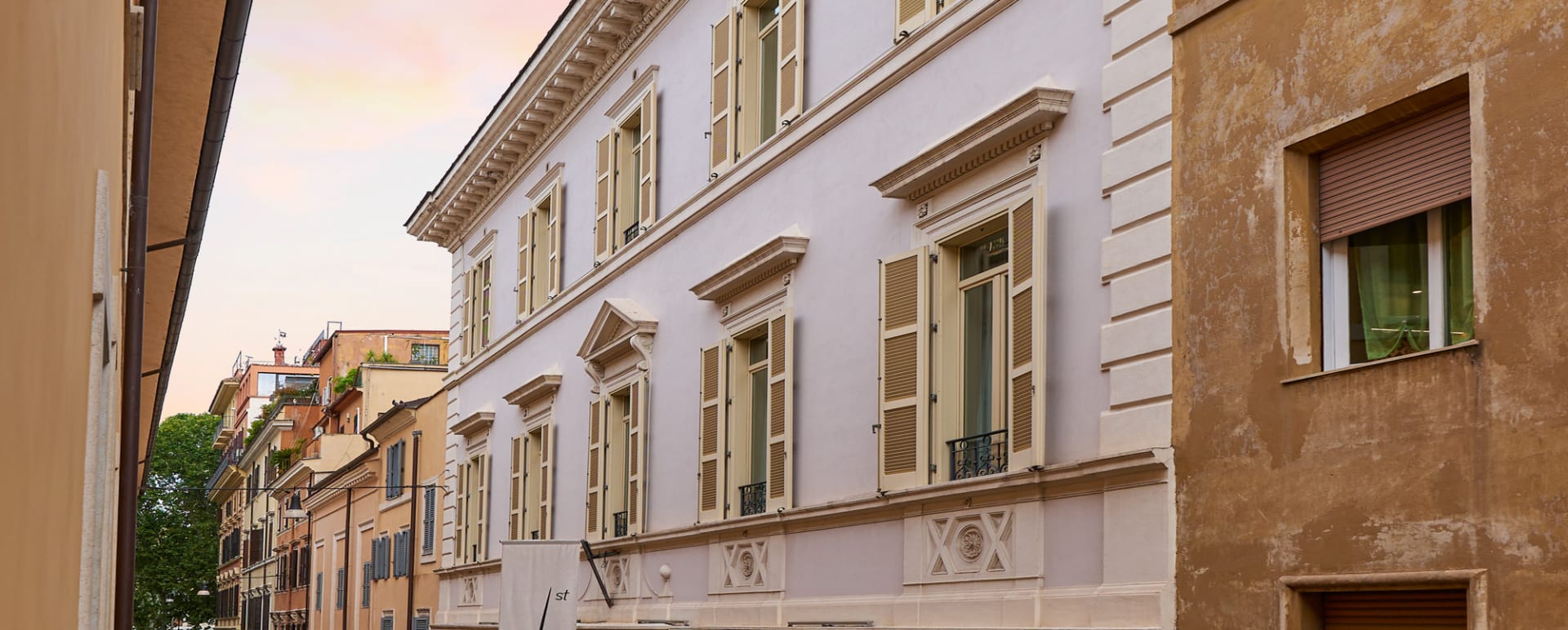 Exterior View - The First Arte   