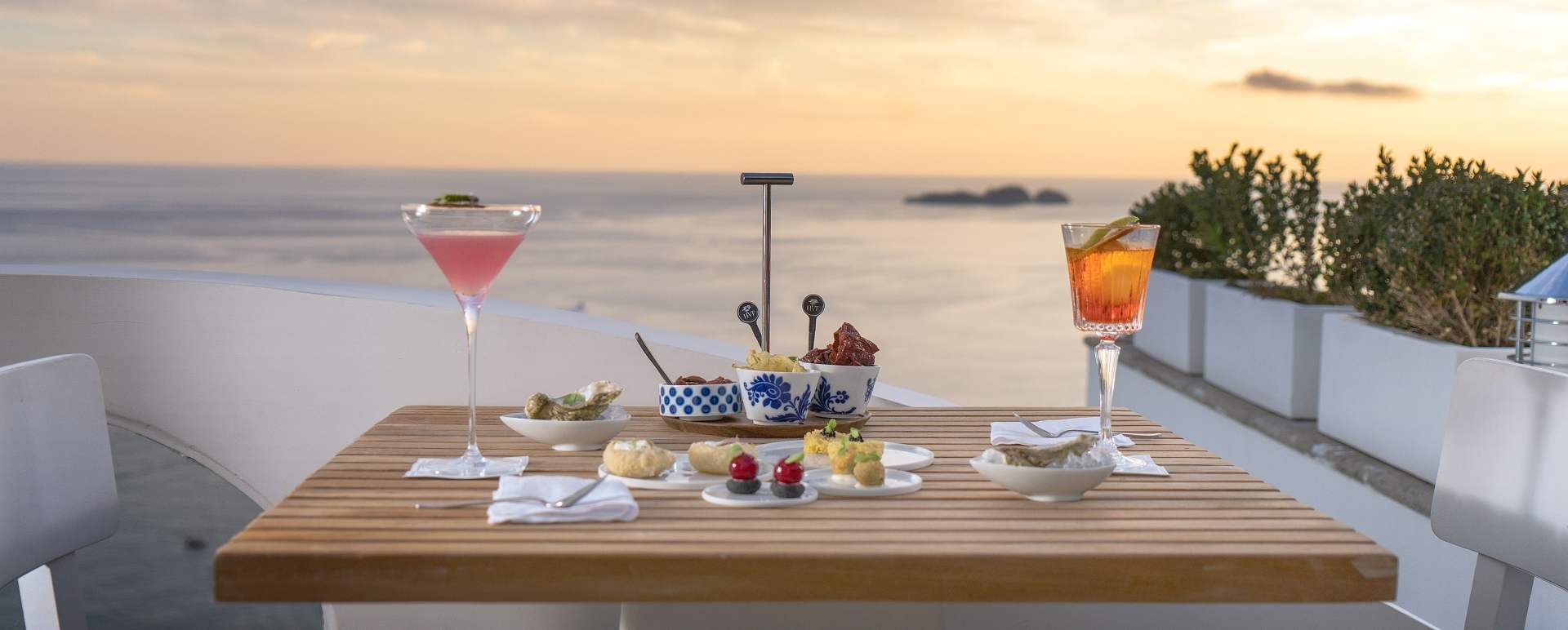 Gold Champagne Bar Villa Franca  