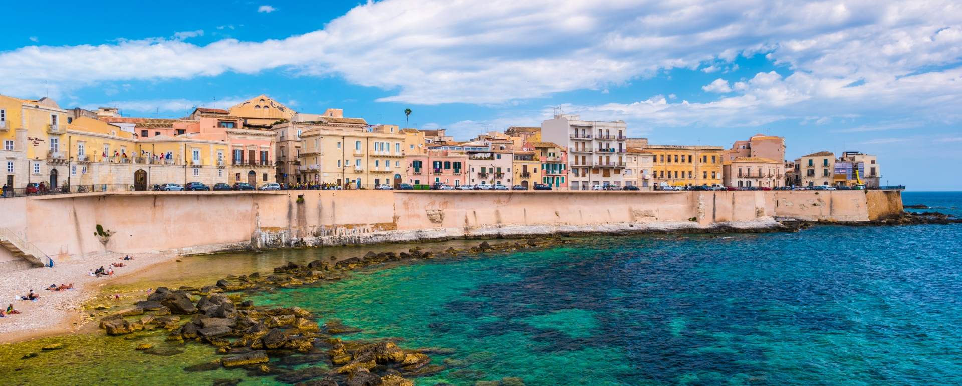Walking tour of Ortigia