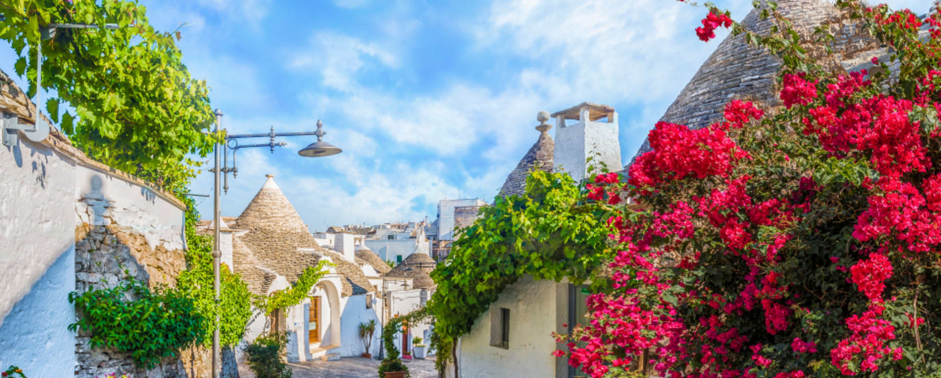 Wander among the Trulli