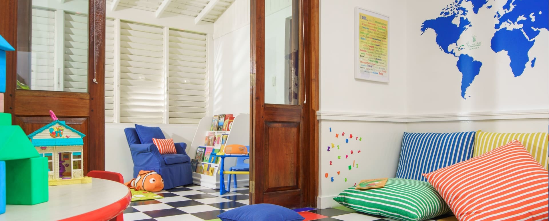 Pineapple Kids Club - Round Hill