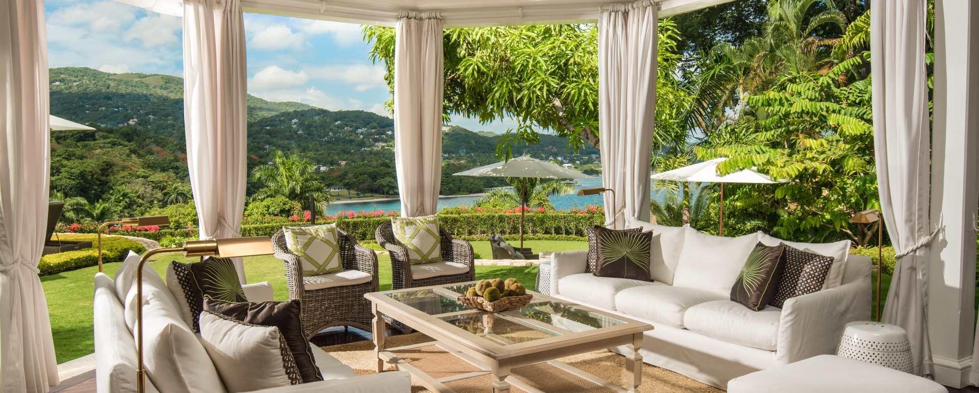 Luxury Villa Patio - Round Hill Hotel & Villas