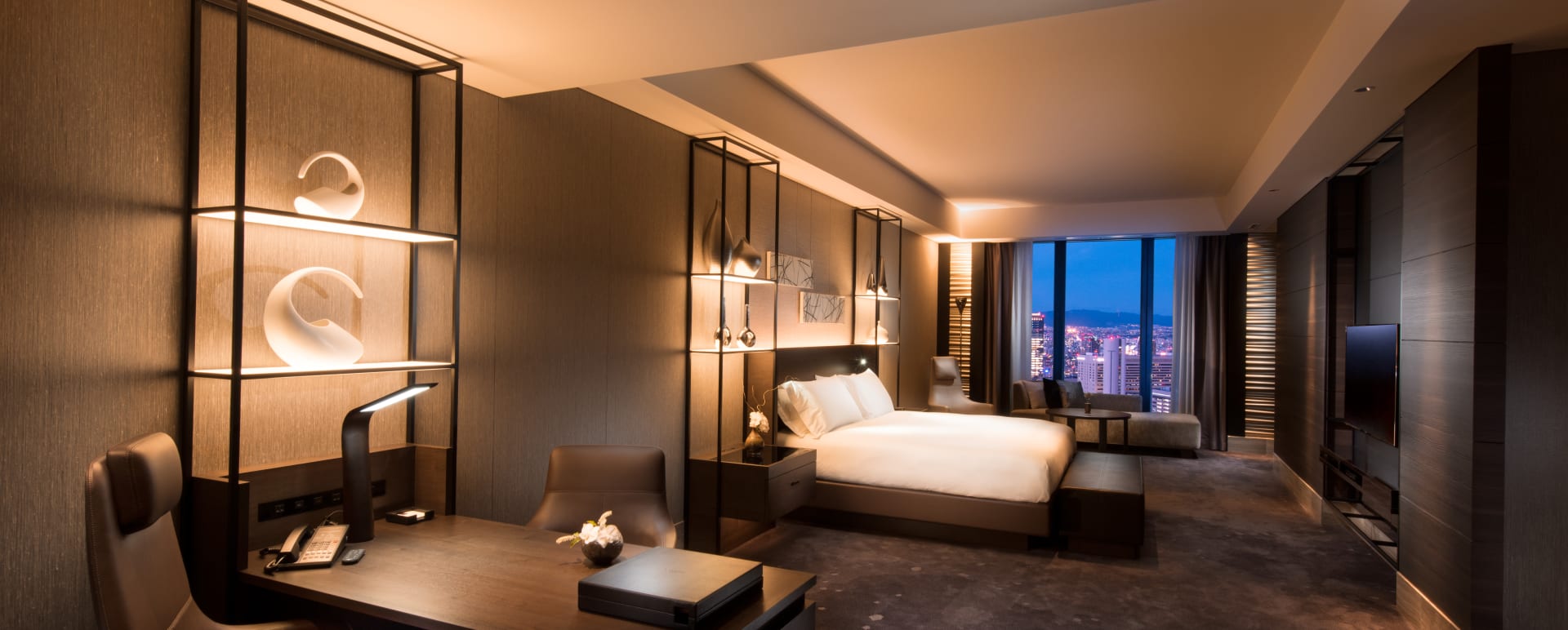 SuiteBedroom 