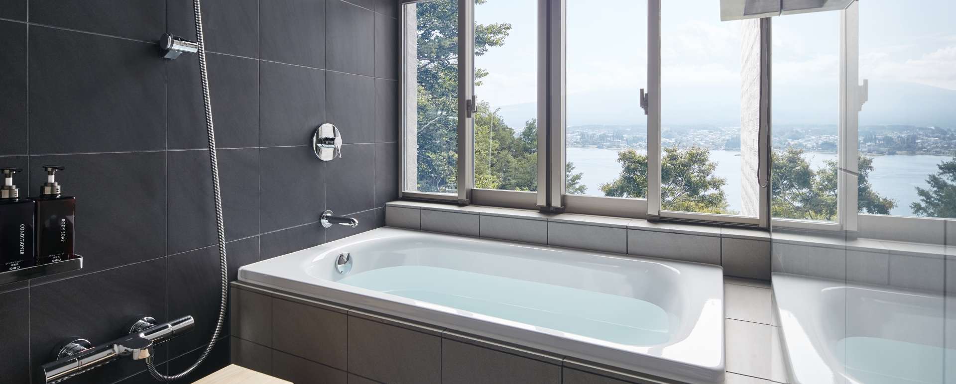 Bathroom - Credit Hoshinoya Fuji