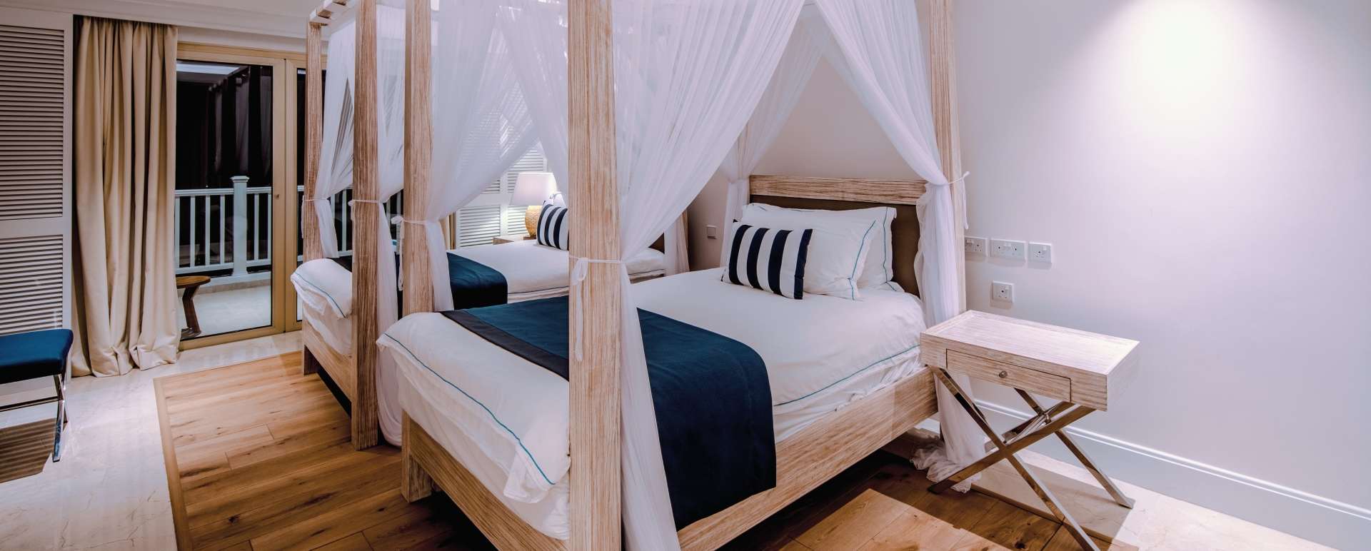 Twin bedroom