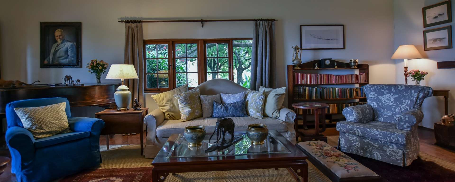 Lounge and library
