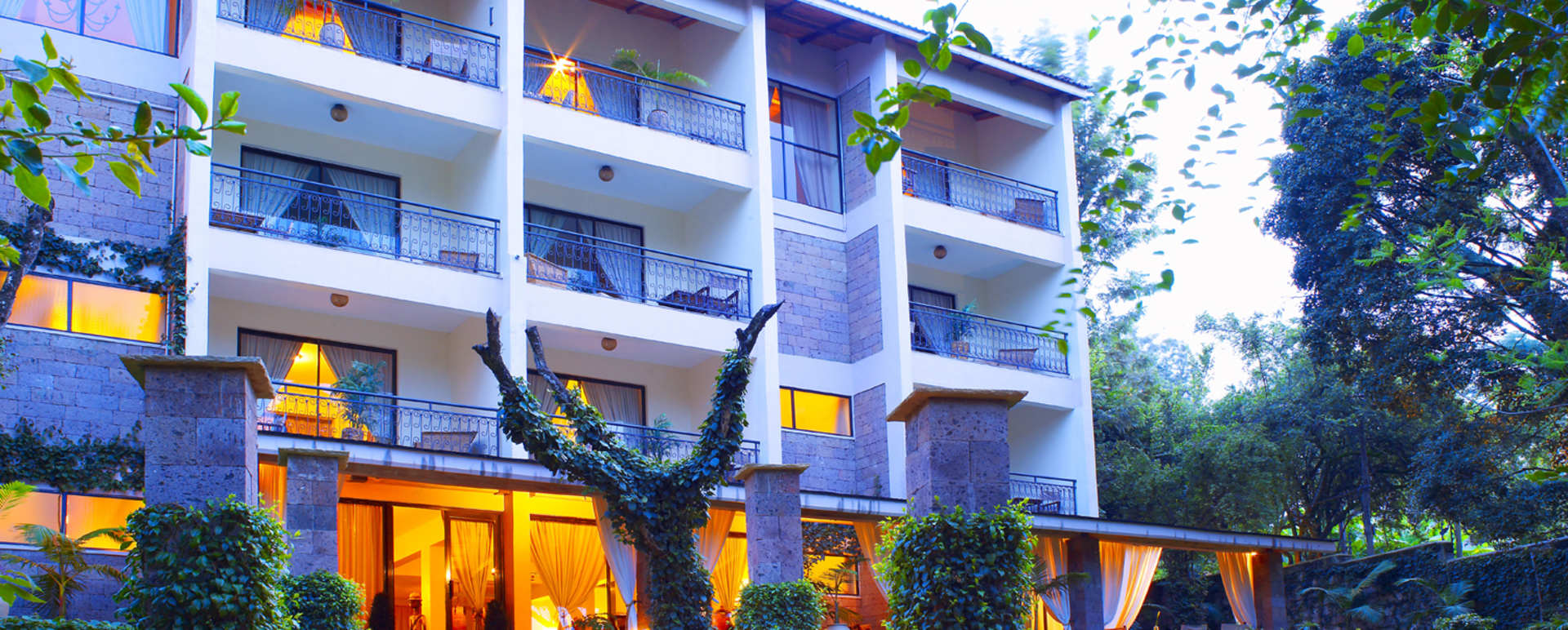 Exterior View - Palacina