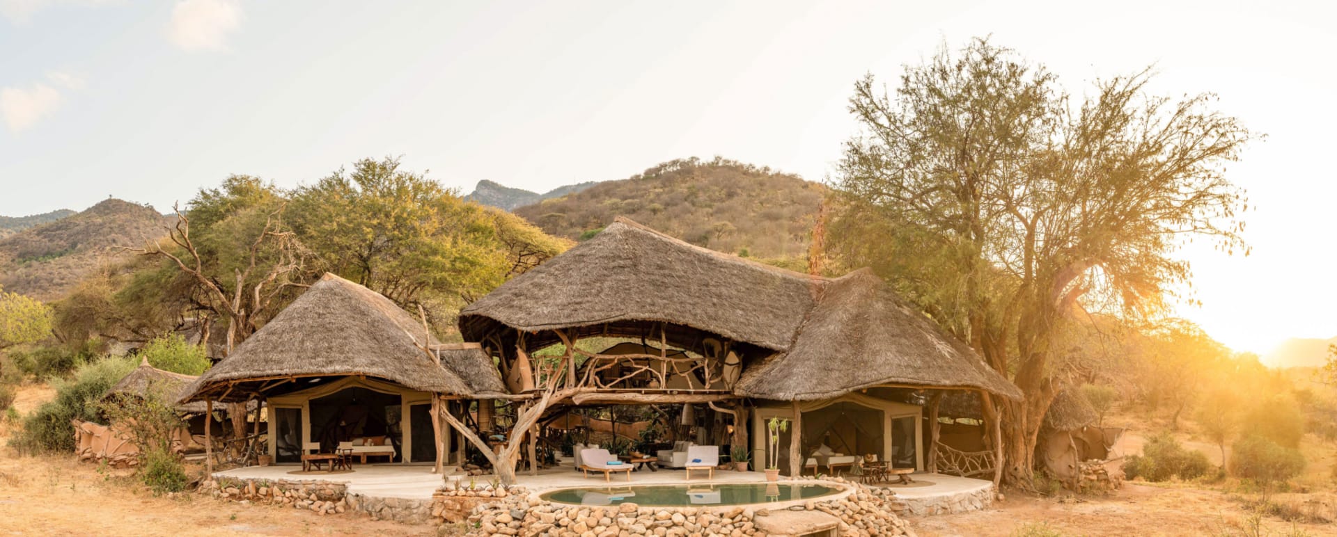 SararaHouse  