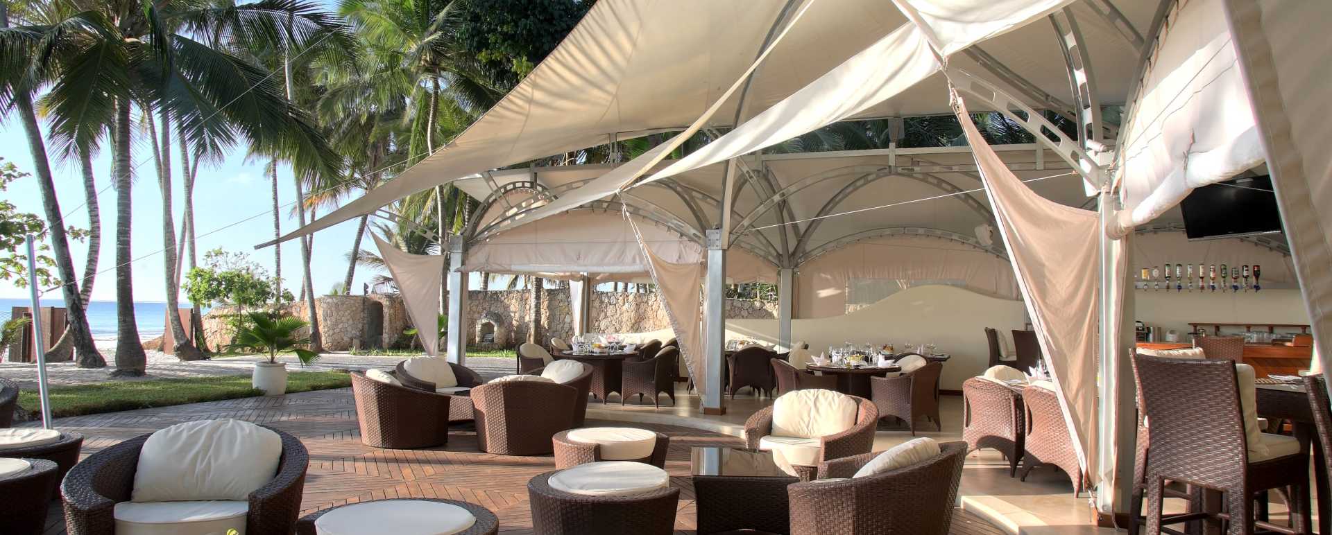 Sails restaurant at Almanara Villas 