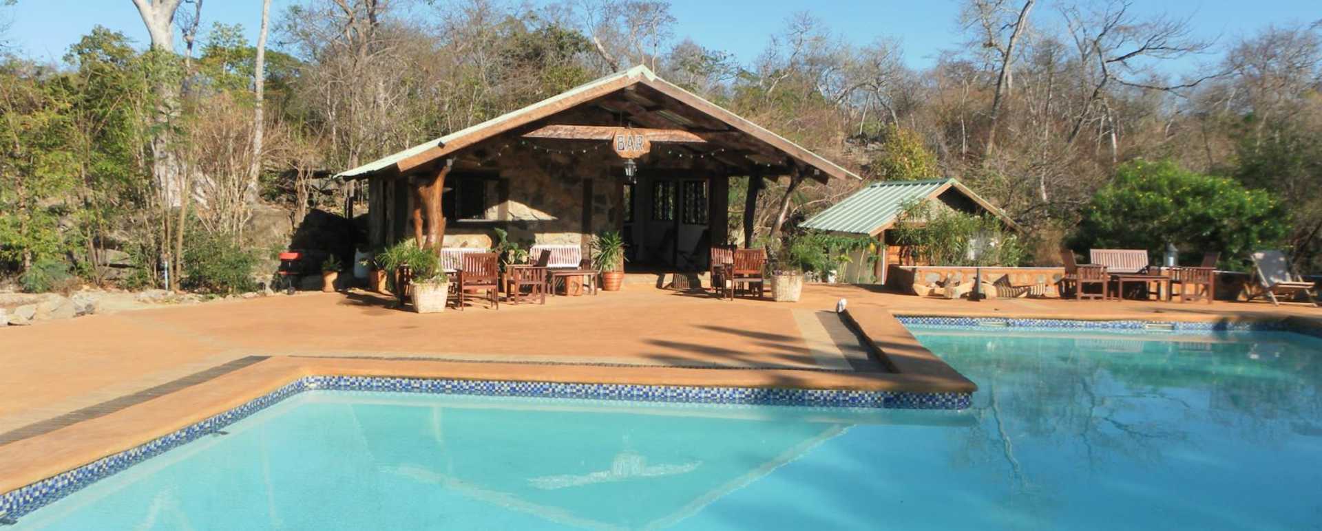 Pool and Bar Area - Ankarana Lodge