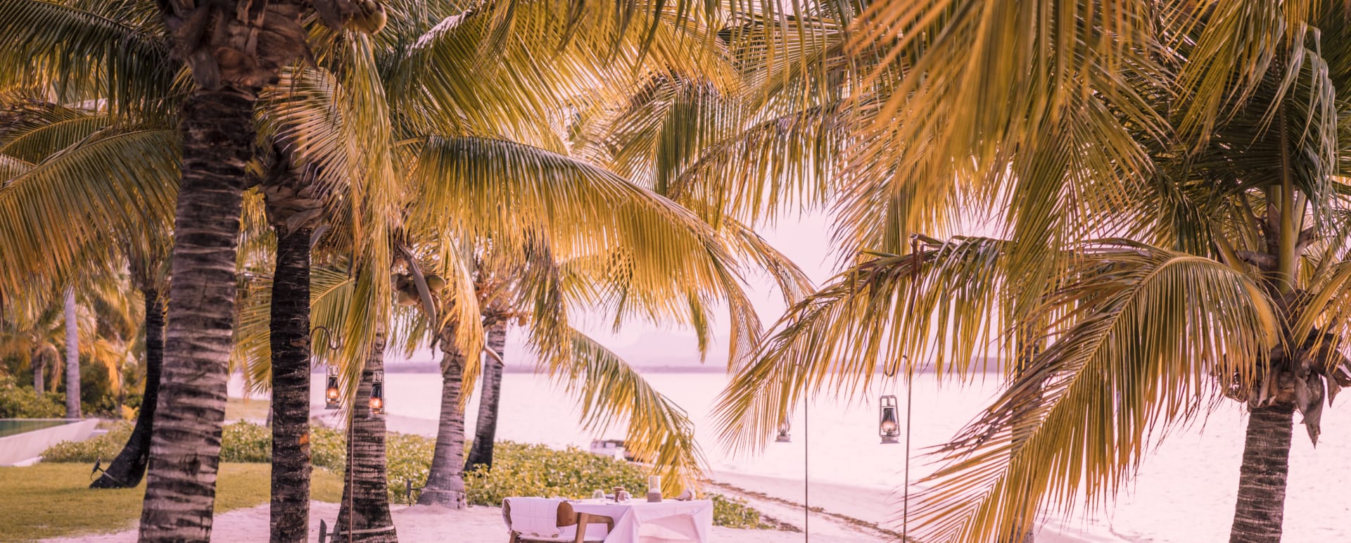 Beach dining 