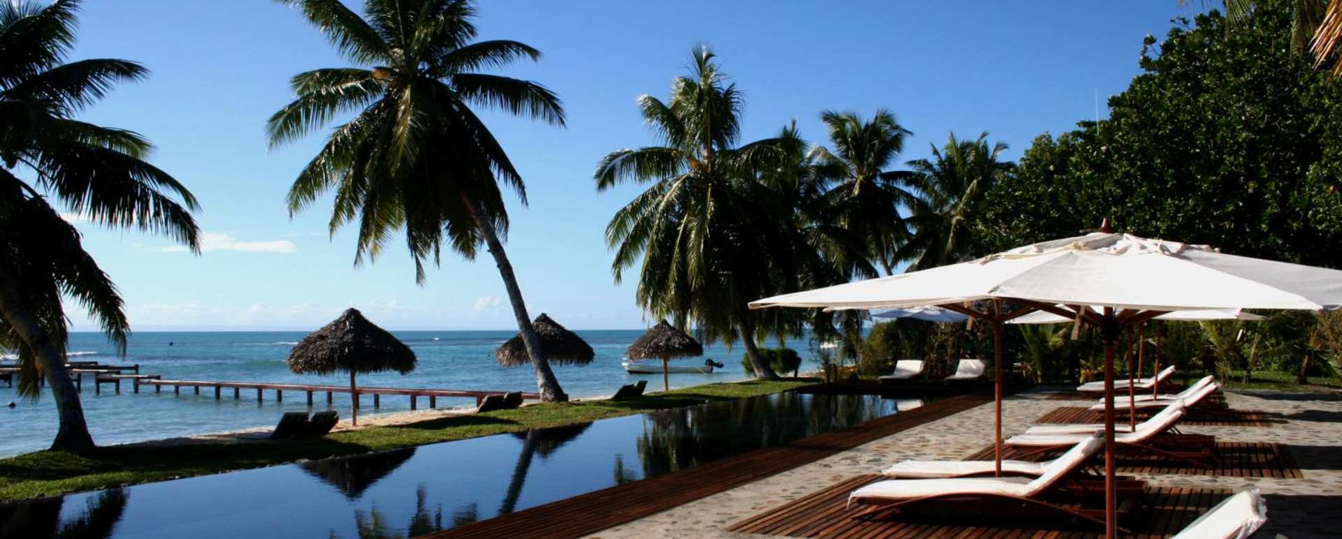 Pool & Sunbathing - Princesse Bora Lodge