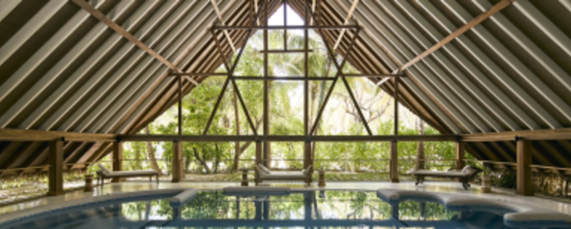  Hydrotherapy pool 