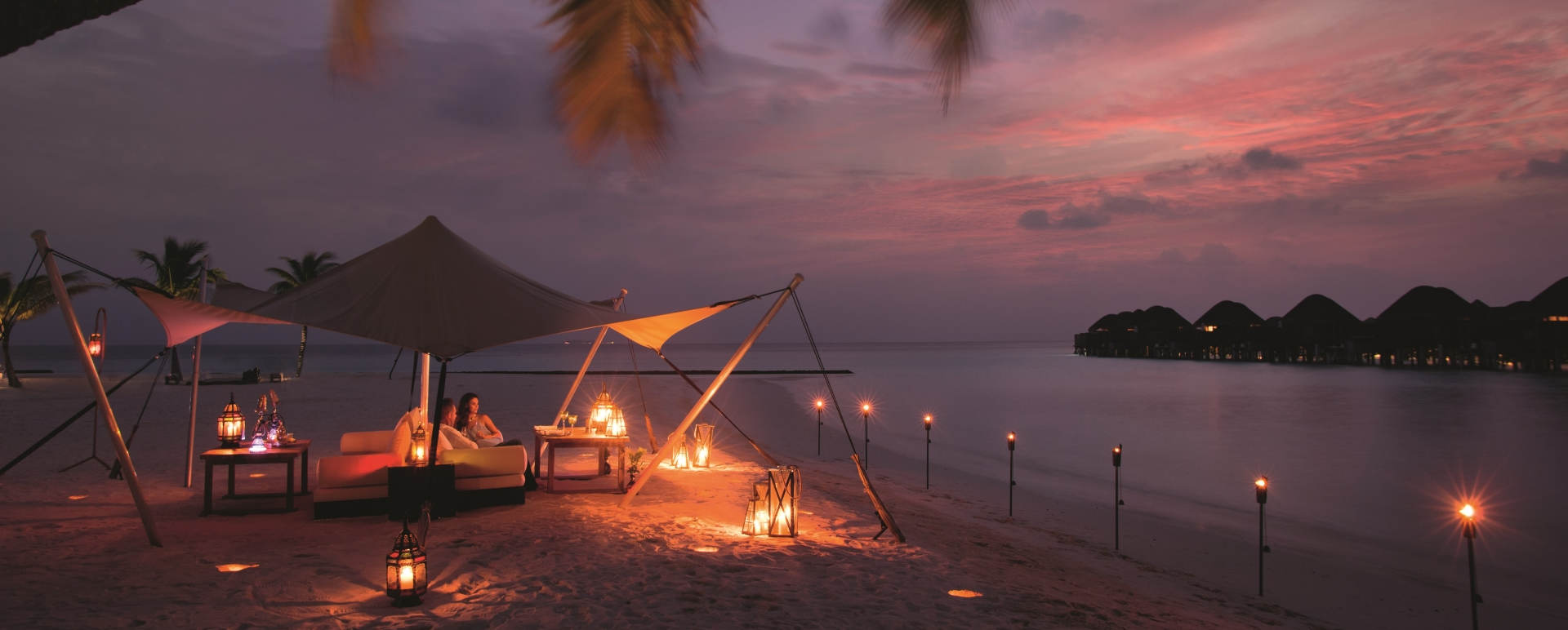 Beach dining - Constance Halaveli Resort